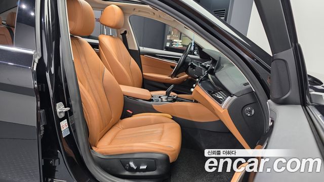 BMW 5-Series 520i Luxury