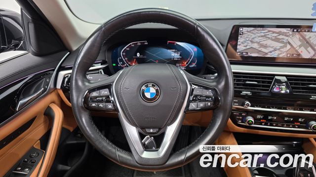 BMW 5-Series 520i Luxury