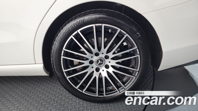 Mercedes-Benz C-Class C300 4MATIC Avantgarde