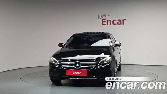 Mercedes-Benz E-Class E300 4MATIC Avnatgarde