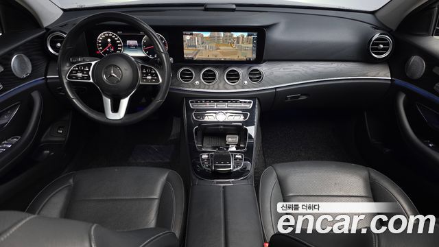 Mercedes-Benz E-Class E300 4MATIC Avnatgarde