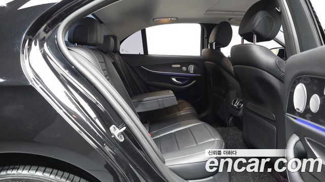 Mercedes-Benz E-Class E300 4MATIC Avnatgarde