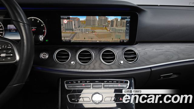 Mercedes-Benz E-Class E300 4MATIC Avnatgarde