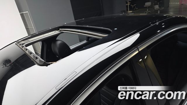 Mercedes-Benz E-Class E300 4MATIC Avnatgarde