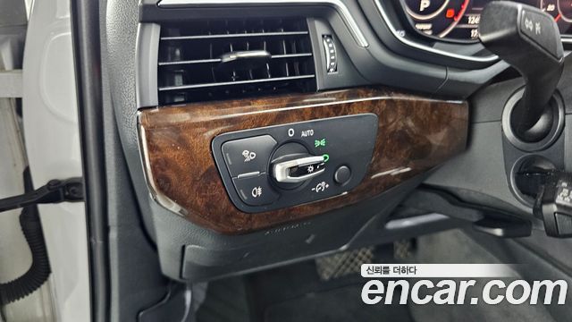 Audi A4 45 TFSI Premium