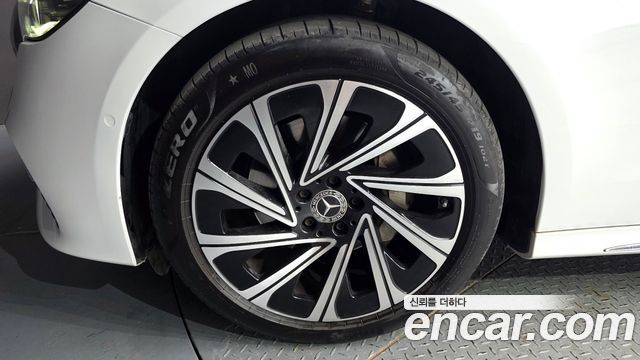 Mercedes-Benz E-Class E300 4MATIC Exclusive