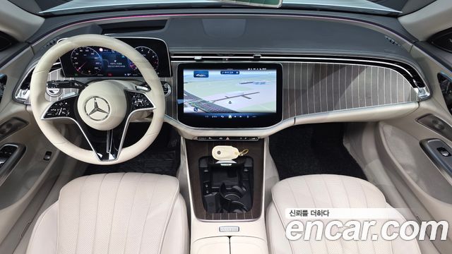 Mercedes-Benz E-Class E300 4MATIC Exclusive