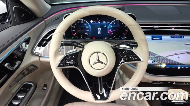 Mercedes-Benz E-Class E300 4MATIC Exclusive