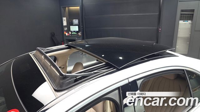 Mercedes-Benz E-Class E300 4MATIC Exclusive