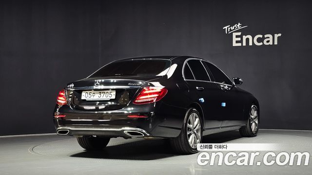 Mercedes-Benz E-Class E300 4MATIC Avnatgarde