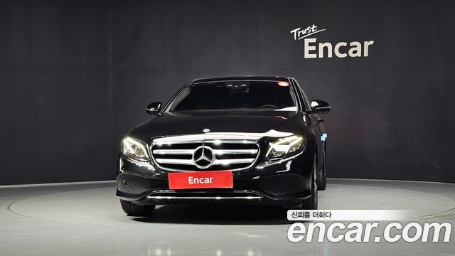 Mercedes-Benz E-Class E300 4MATIC Avnatgarde