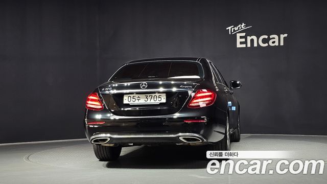 Mercedes-Benz E-Class E300 4MATIC Avnatgarde