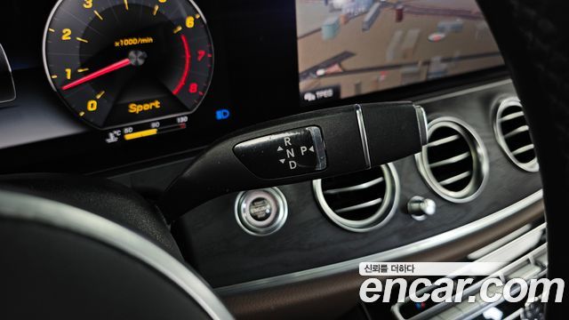 Mercedes-Benz E-Class E300 4MATIC Avnatgarde