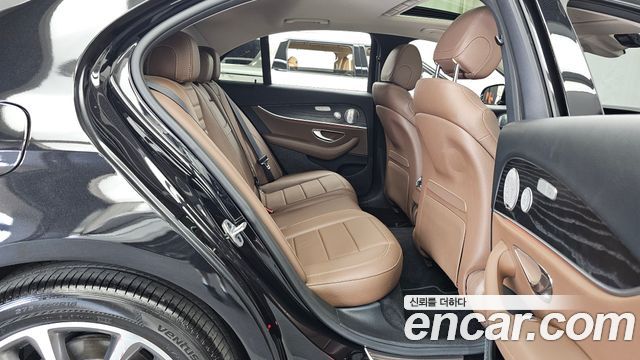 Mercedes-Benz E-Class E300 4MATIC Avnatgarde