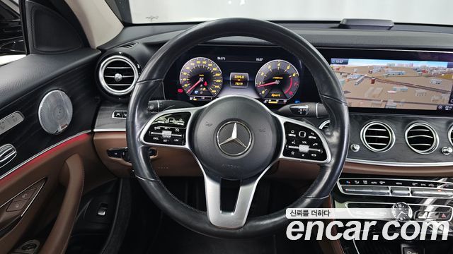 Mercedes-Benz E-Class E300 4MATIC Avnatgarde