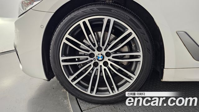 BMW 5-Series 520d M Sport Package Plus