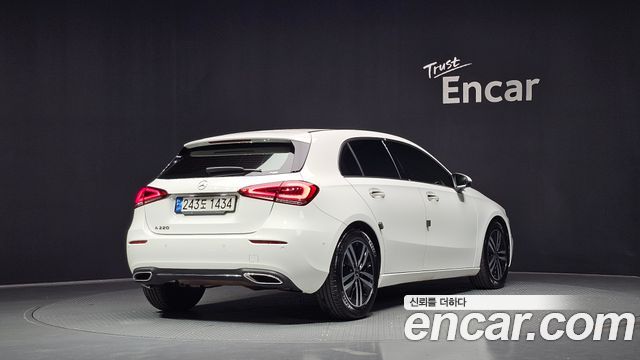 Mercedes-Benz A-Class A220 Hatchback