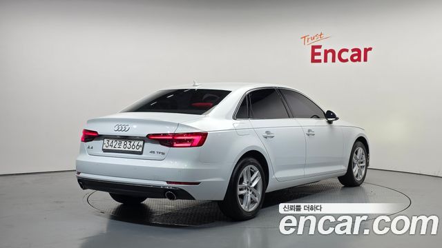 Audi A4 45 TFSI Premium