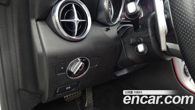 Mercedes-Benz SLC-Class SLC200
