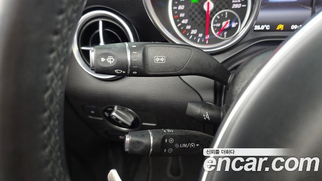 Mercedes-Benz SLC-Class SLC200