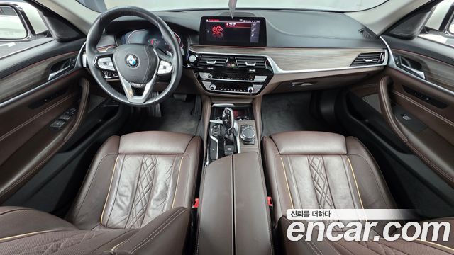 BMW 5-Series 530i xDrive Luxury Plus