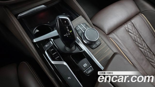 BMW 5-Series 530i xDrive Luxury Plus