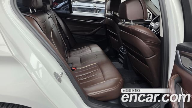 BMW 5-Series 530i xDrive Luxury Plus