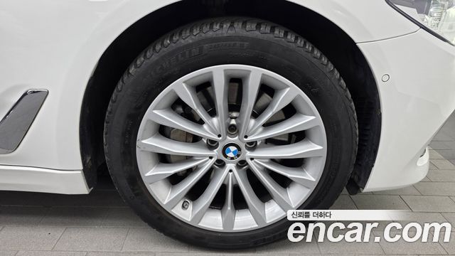 BMW 5-Series 530i xDrive Luxury Plus