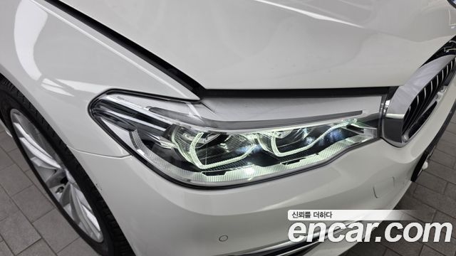 BMW 5-Series 530i xDrive Luxury Plus