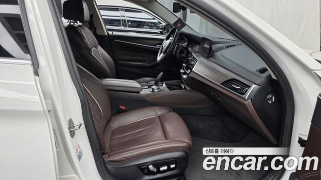 BMW 5-Series 530i xDrive Luxury Plus