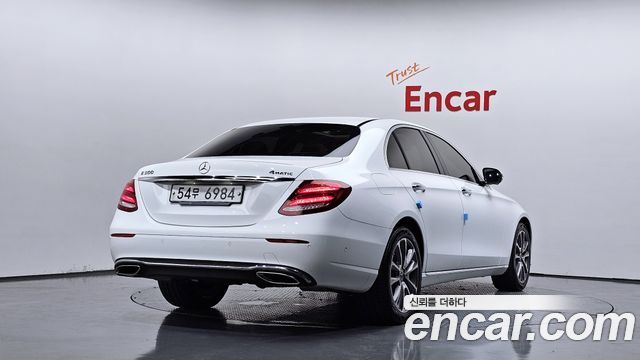 Mercedes-Benz E-Class E300 4MATIC Avnatgarde