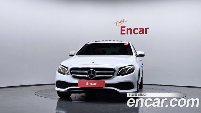 Mercedes-Benz E-Class E300 4MATIC Avnatgarde