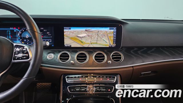Mercedes-Benz E-Class E300 4MATIC Avnatgarde