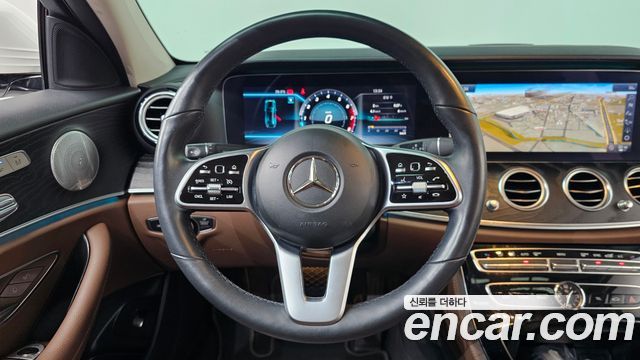 Mercedes-Benz E-Class E300 4MATIC Avnatgarde