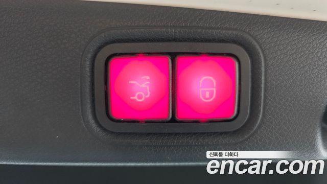 Mercedes-Benz E-Class E300 4MATIC Avnatgarde