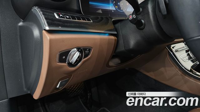 Mercedes-Benz E-Class E300 4MATIC Avnatgarde
