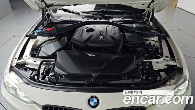 BMW 3-Series 330i M Sport Shadow