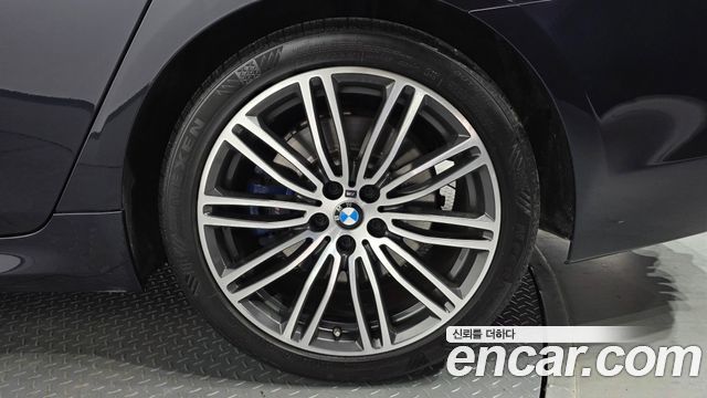 BMW 5-Series 530i M Sport Package Plus