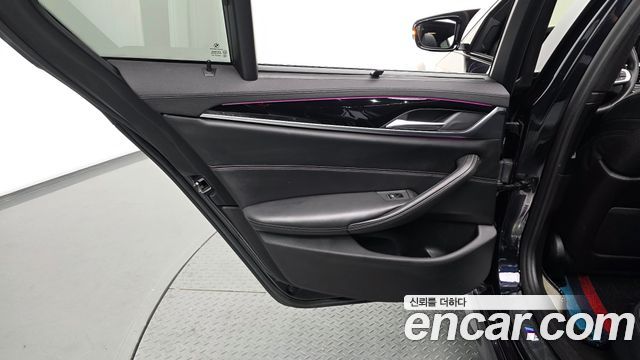 BMW 5-Series 530i M Sport Package Plus