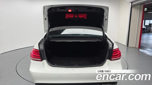 Mercedes-Benz E-Class E220 CDI Avantgarde
