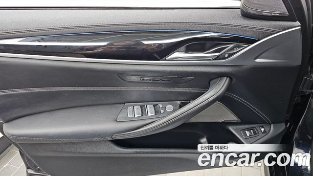 BMW 5-Series 530e M Sport