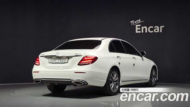 Mercedes-Benz E-Class E300 4MATIC Avnatgarde