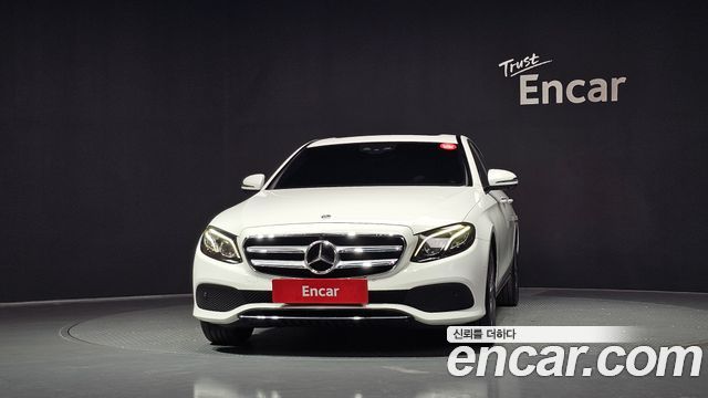 Mercedes-Benz E-Class E300 4MATIC Avnatgarde