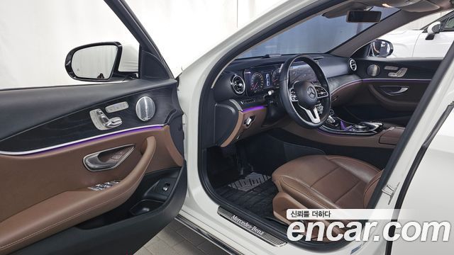 Mercedes-Benz E-Class E300 4MATIC Avnatgarde