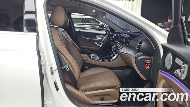 Mercedes-Benz E-Class E300 4MATIC Avnatgarde