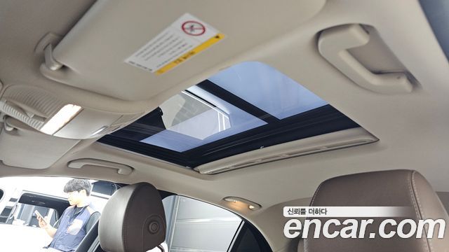 Mercedes-Benz E-Class E300 4MATIC Avnatgarde