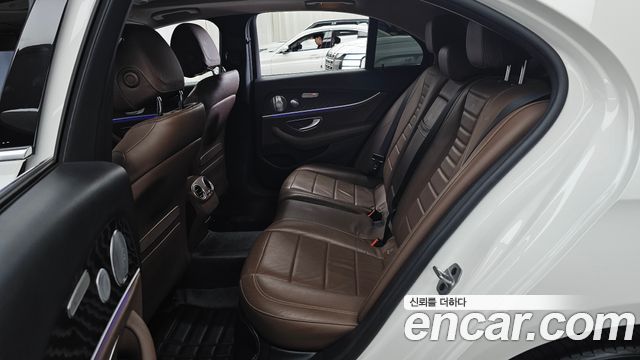 Mercedes-Benz E-Class E300 4MATIC Avnatgarde