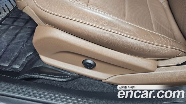 Mercedes-Benz E-Class E300 4MATIC Avnatgarde
