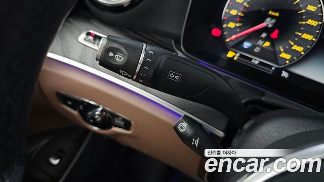 Mercedes-Benz E-Class E300 4MATIC Avnatgarde