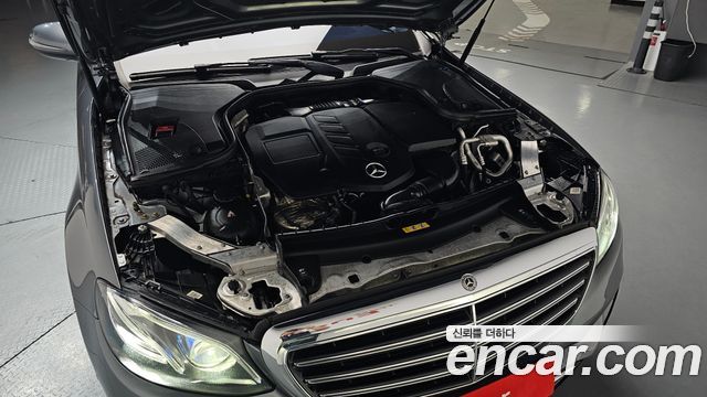 Mercedes-Benz E-Class E220d 4MATIC Exclusive